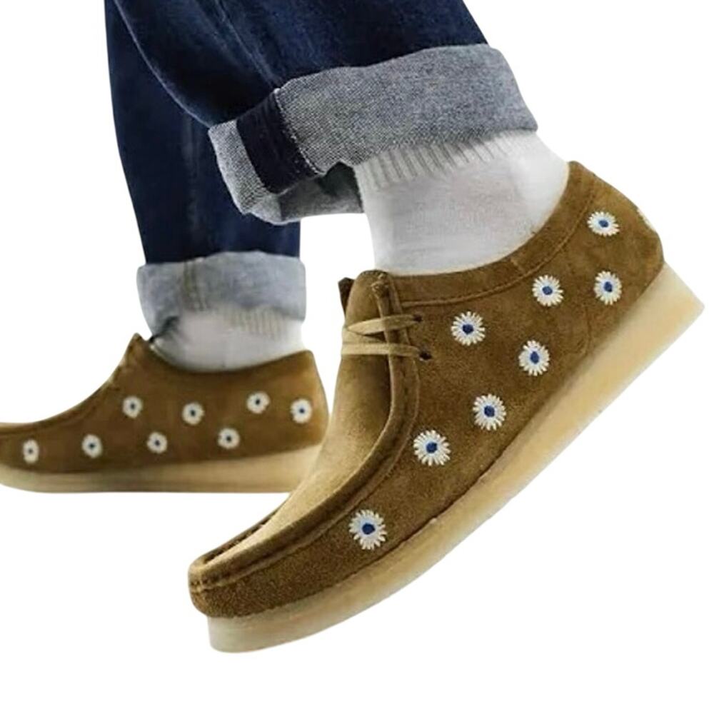 CLARKS Dark Olive Embroidered Suede Wallabees Size 11.5W New in Box MSRP $195